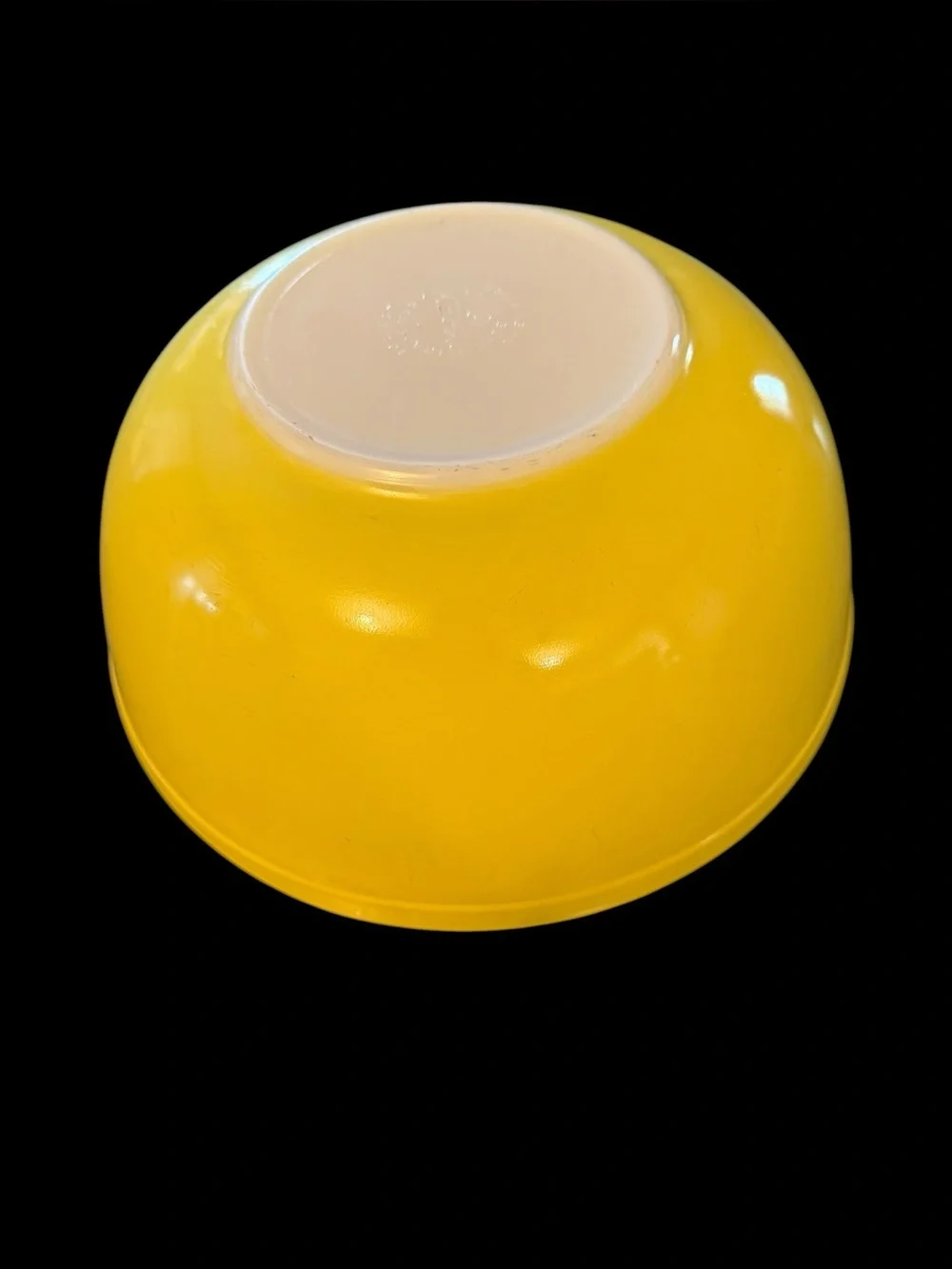 Pyrex 4 Qt #404 Bright Yellow Ceramic Mixing or Serving Bowl